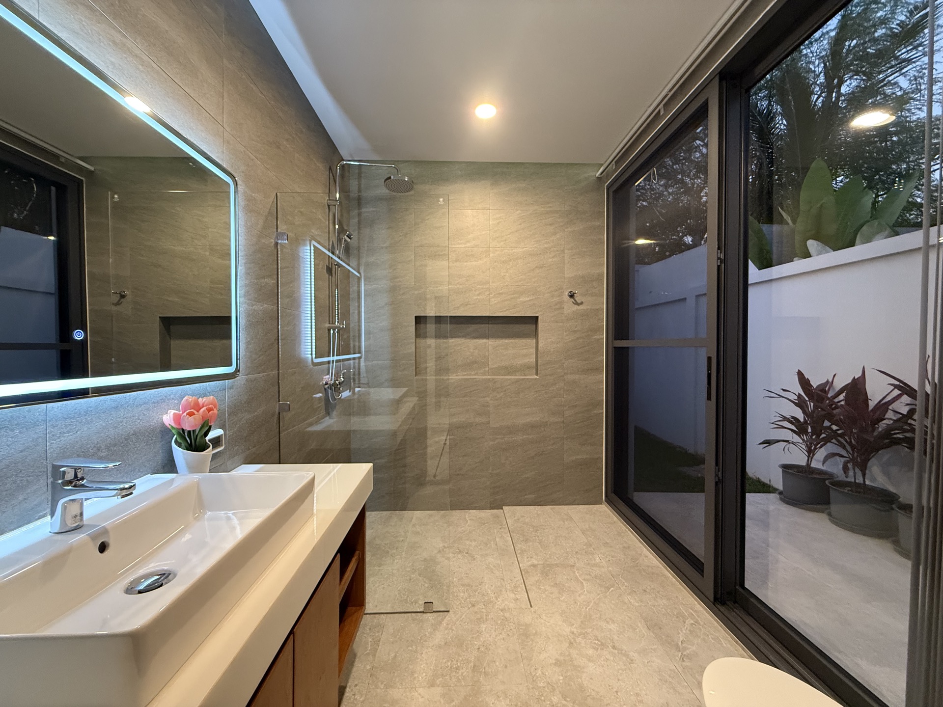 Quinta Lane villa bathroom